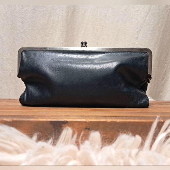 Leather HOBO Lauren Clutch Wallet - Picture 1 of 9